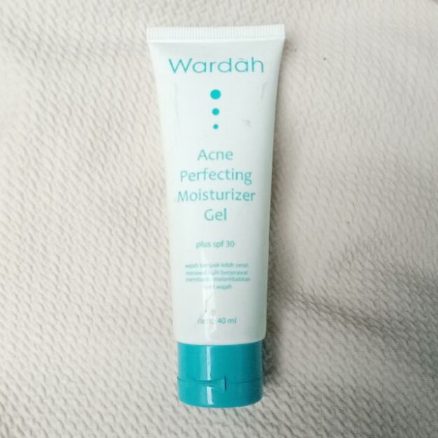 Review Product Wardah Acnederm Natural Foaming Cleaner